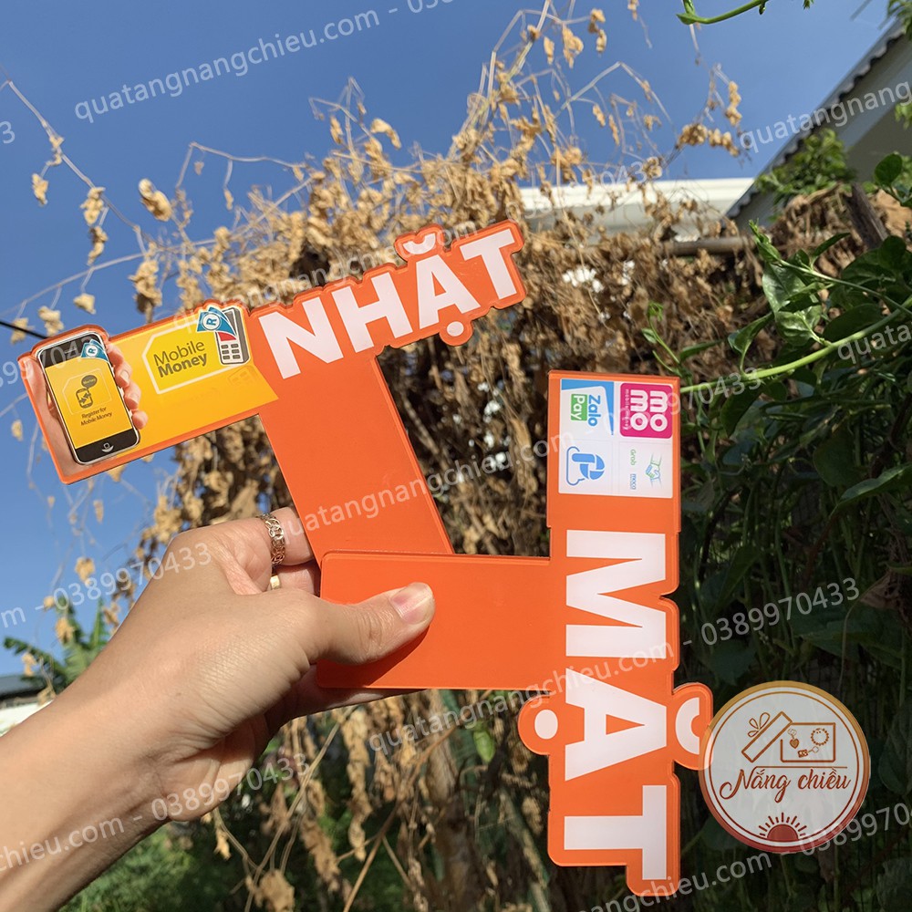 Bảng cầm tay đạo cụ chụp hình sản phẩm_ bảng hiệu xinh giá rẻ