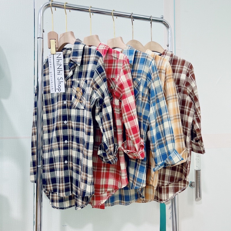 Áo sơ mi kẻ form rộng dài tay, Áo kiểu kẻ caro thêu hình dáng dài SM9533 - NhiNhi Shop