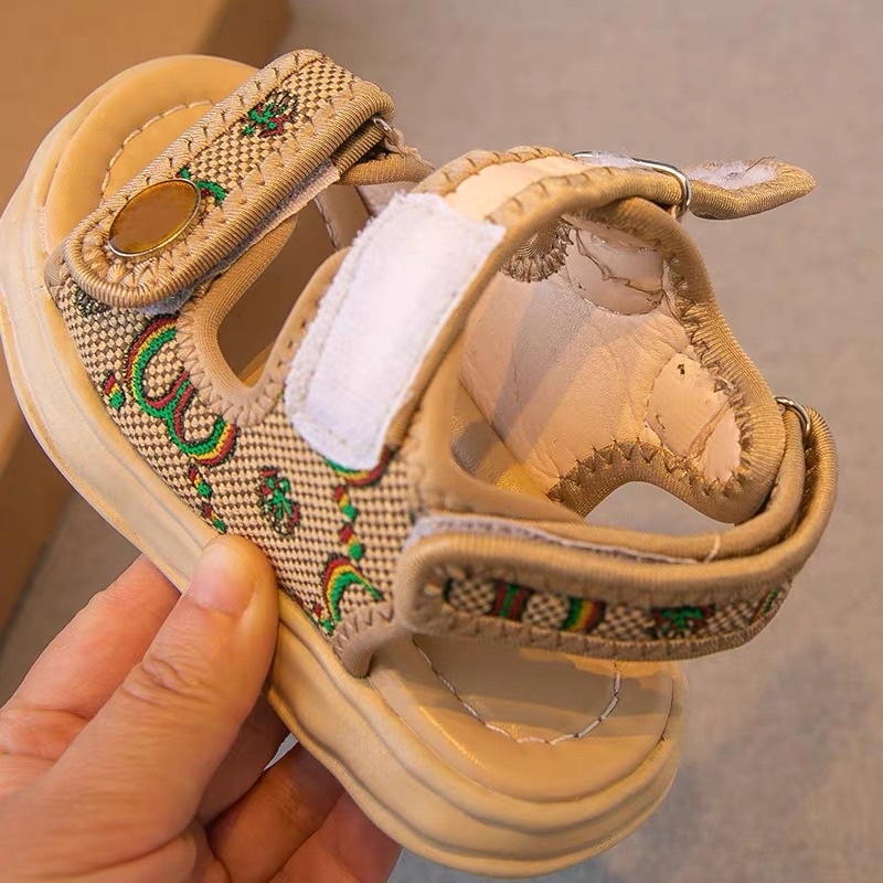 Dép sandal bé trai bé gái đế siêu nhẹ,hàng loại 1 chất đẹp size 26-30