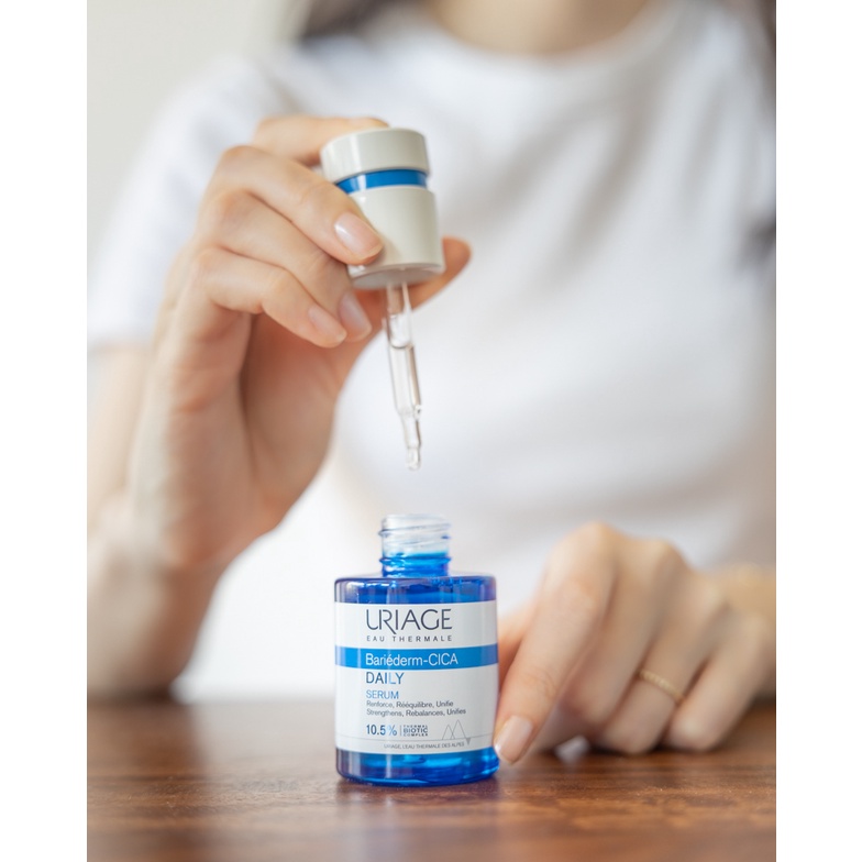SERUM DƯỠNG ẨM, LÀM SÁNG MỊN DA URIAGE BARIÉDERM-CICA DAILY SERUM 30ml
