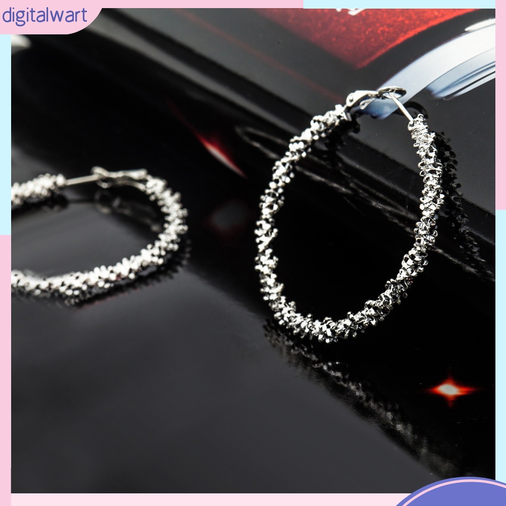 Đôi khuyên tai đồng màu bạc hình tròn kiểu dáng thời trang cho nữ