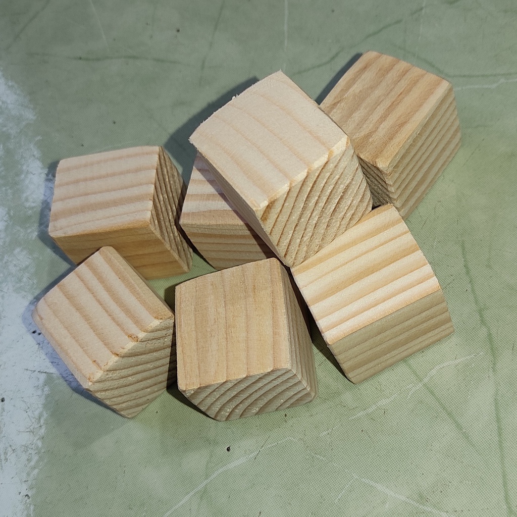 Gỗ thông vuông  2-10cm  các loại để trang trí, làm vật dụng trong nhà,....