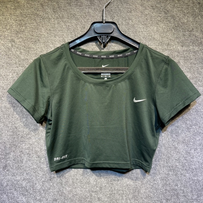 Áo croptop thể thao nữ
