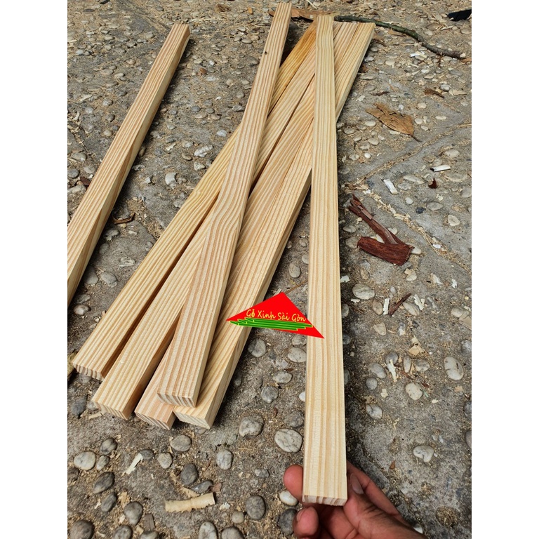 Thanh gỗ thông vuông 2x3cm, dài 80cm bào láng 4 mặt dùng làm khung sườn,làm thùng gỗ decord, đóng chuồng thú cưng, DIY..