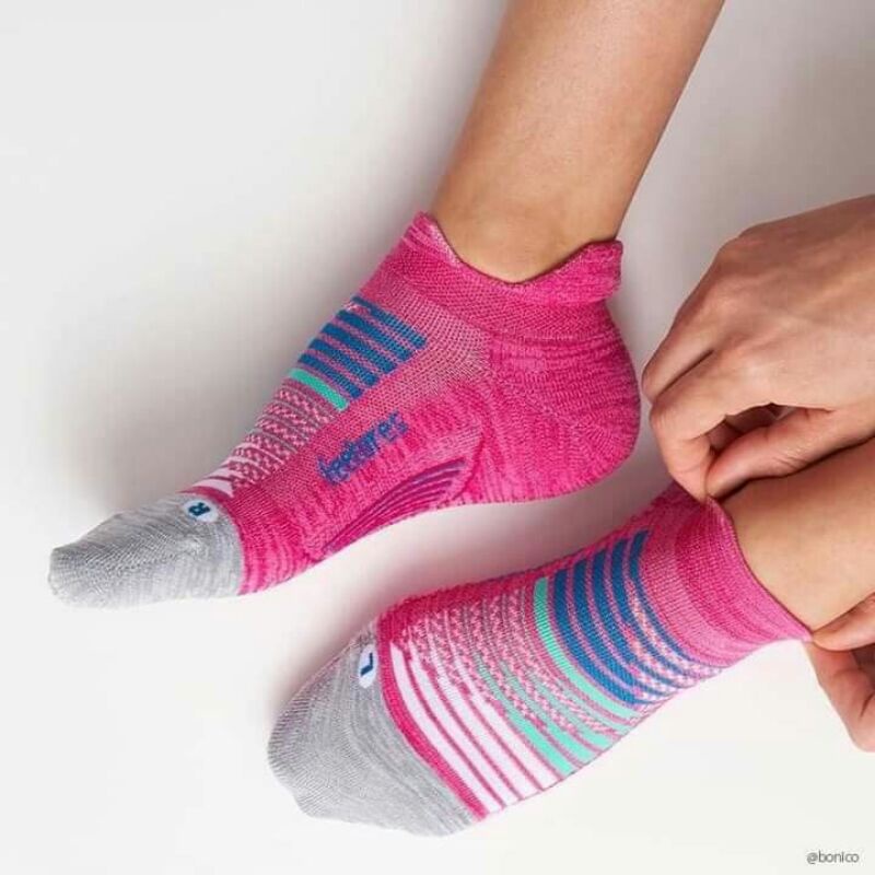 Tất thể thao Feetures xuất Mỹ