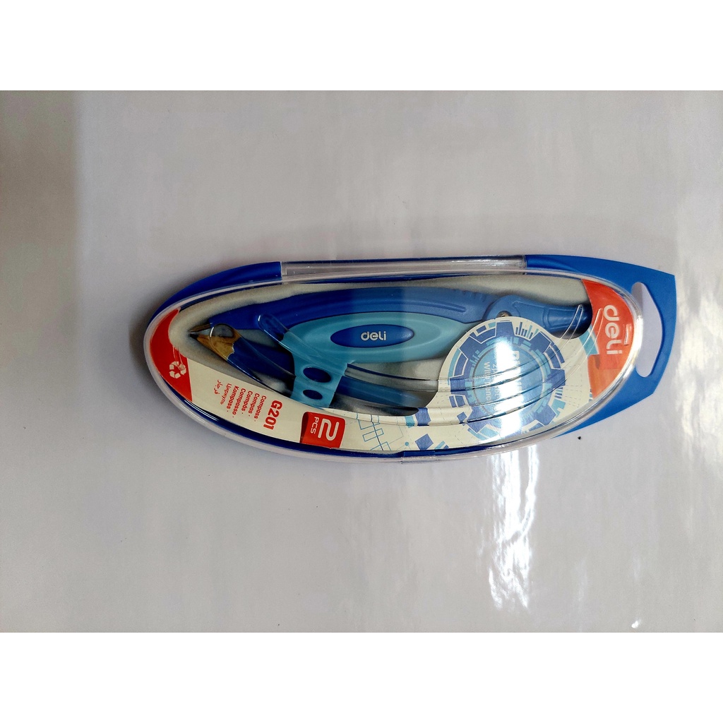 Compa Chì Cây Deli gồm chiếc Compa và 1 cây chì tháo lắp dễ dàng