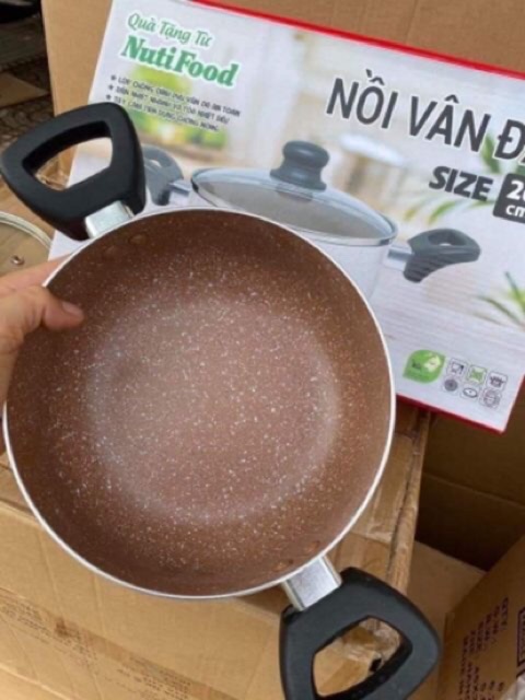 Nồi vân đá Size 20cm, lòng vàng nồi chống dính cực tốt. Nồi đá ceramic