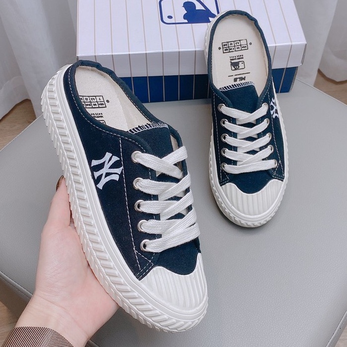 Có hộp - bill - Chữ thêu và tặng thêm 1 bộ dây - Giày sục nữ (Giày đạp gót)  36-39. .