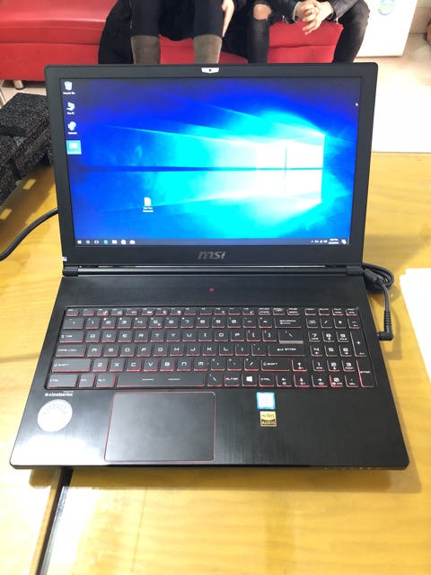 MSI GS63vr 15.6” 2017 i7-7700HQ  ram 16GB/2400 vga 1060 vram 6GB ssd 256GB + hdd 1000GB