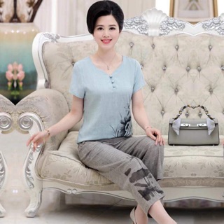 Bộ mặc của mẹ