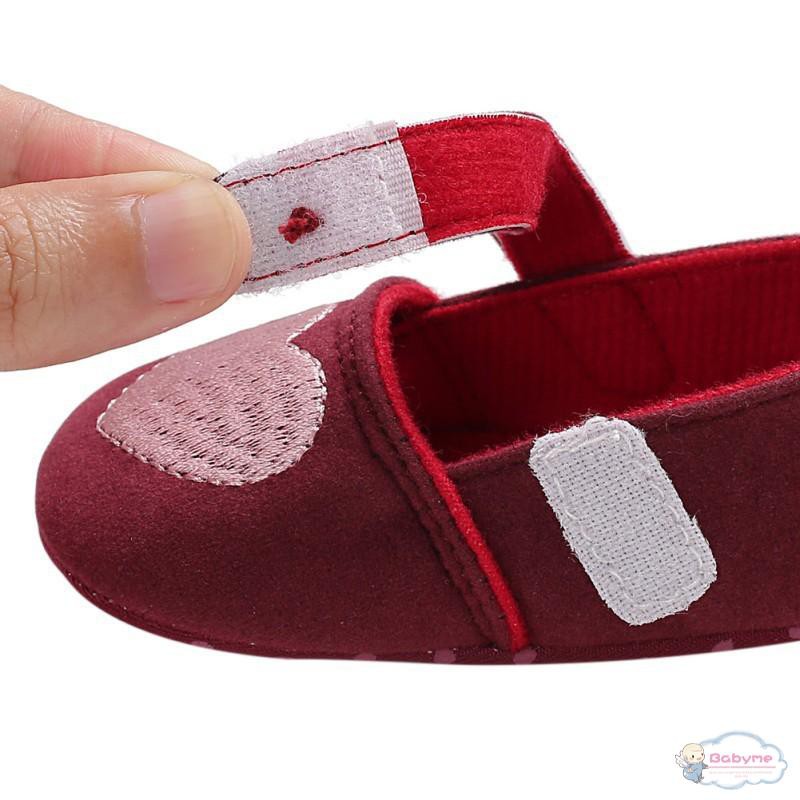 Giày búp bê thêu hình trái tim xinh xắn cho bé