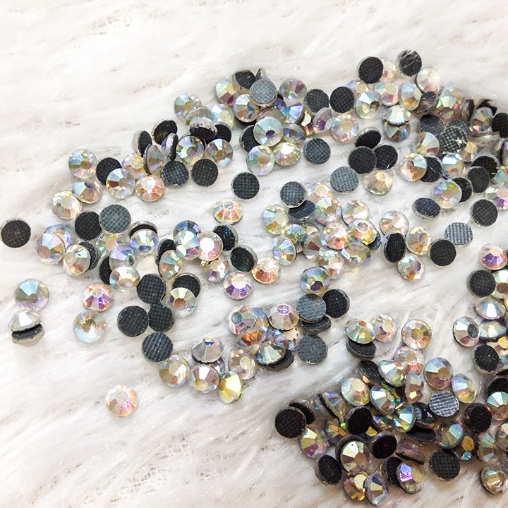 Đá xoàn ủi áo đính kết trang phục váy đầm