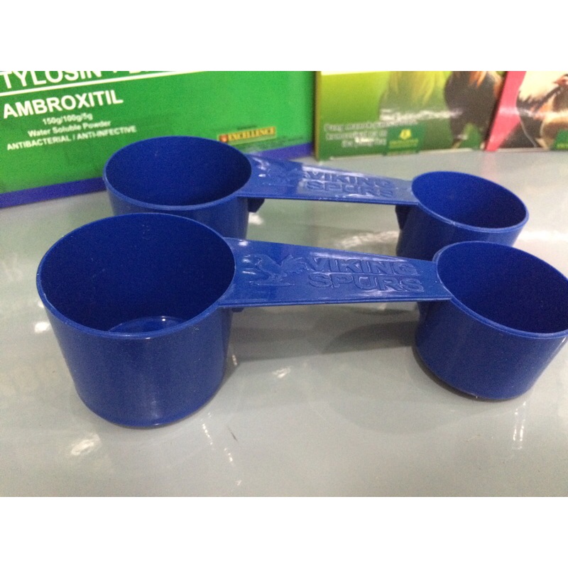 Muỗng ăn cho gà đá, thú cưng chó mèo..( 1 cái).