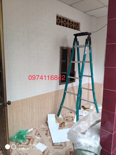 Xốp dán tường giả gỗ khổ 70x77cm dày 5mm | BigBuy360 - bigbuy360.vn