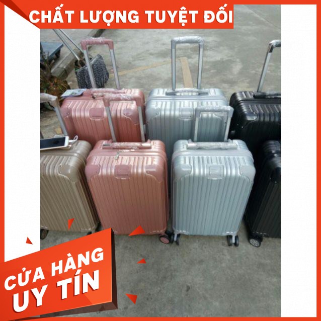 Vali cao cấp chống xước chống  vỡ va đập gấp 3 lần so với vali khác chên thị trường X-3715