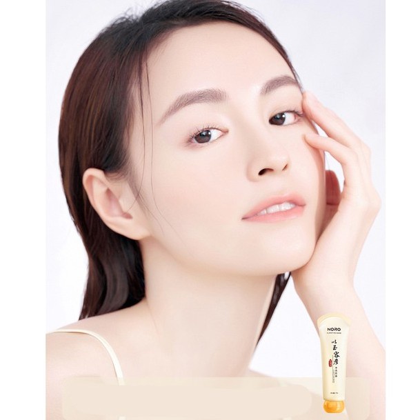 Mặt Nạ Lột Mụn Đầu Đen và Se Khít Lỗ Chân Lông Noro Clarifying Mask 60G