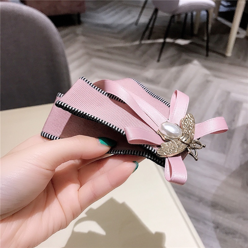 Nơ Cài Cổ Áo Đính Ngọc Trai Hồng Phong Cách Hàn Quốc Thời Trang Cho Nữ