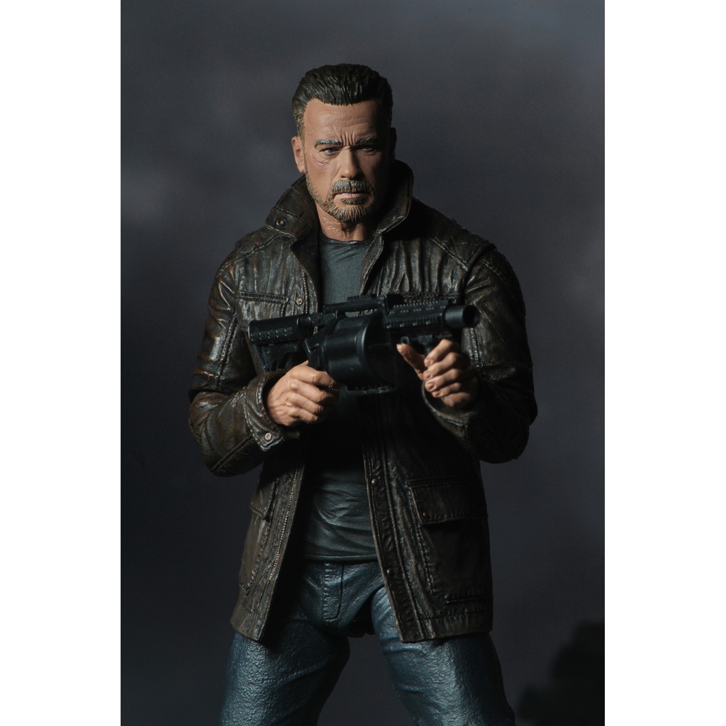 Mô hình Neca Terminator Dark Fate T-800, Sarah Connor