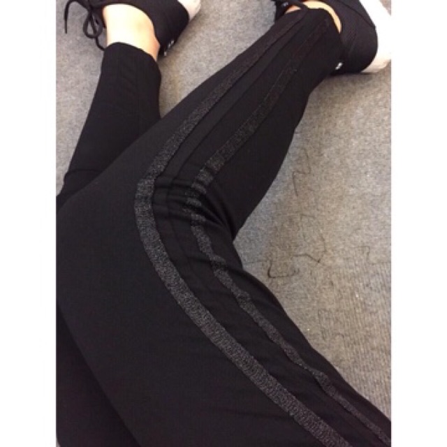 Quần baggy viền sọc kim tuyến | BigBuy360 - bigbuy360.vn