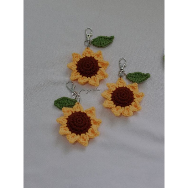 Móc khoá len handmade - Sunflower & Strawberry Keychain