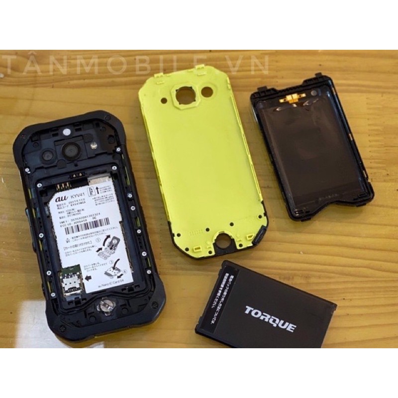 Điện thoại Kyocera G03 torque nội địa Nhật Bản máy xấu viền nhựa giá rẻ | BigBuy360 - bigbuy360.vn