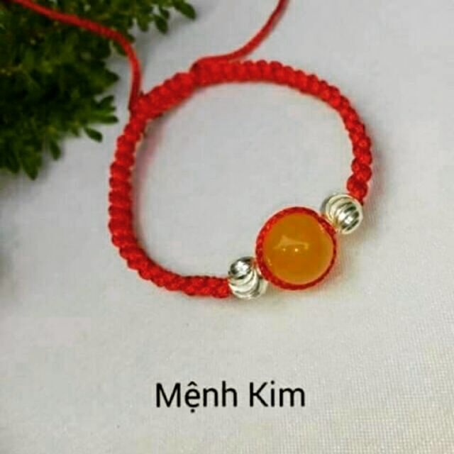 Vòng tay chỉ đỏ may mắn mệnh kim