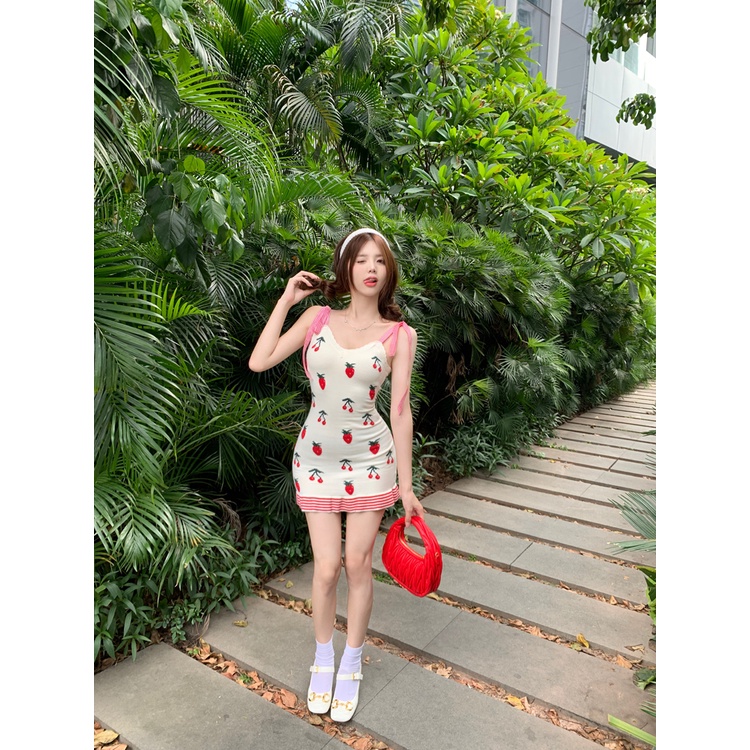 Đầm 2 dây cột vai trắng xám dâu tay ôm body tôn dáng ngọt ngào ulzzang hở vai len dệt kim