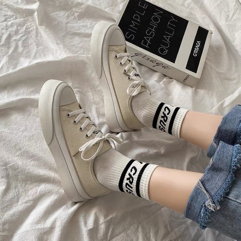 Giày sneakers ulzzang phong cách Hàn Quốc form basic