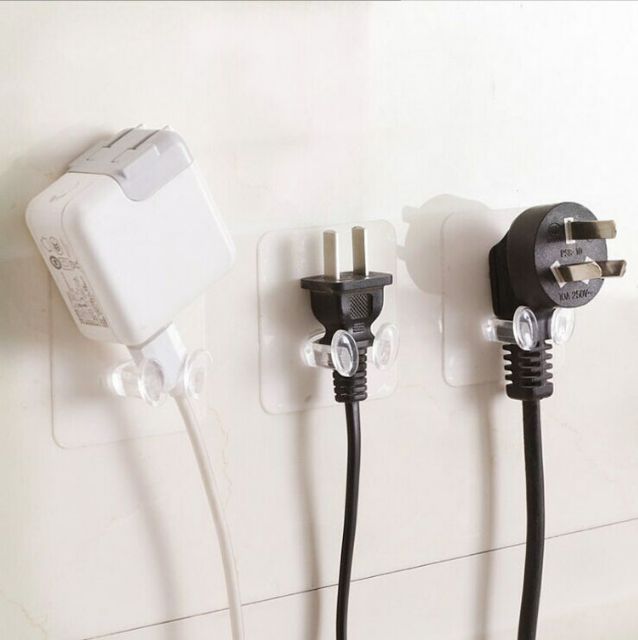 Móc treo phích điện dán tường trong suốt bảo vệ an toàn cho bé0