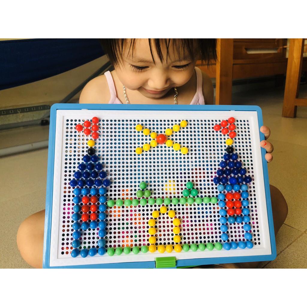 Đồ chơi thông minh Xếp Hình Sáng Tạo Cho Bé (Với 296 chi tiết nút xếp sắc màu giúp Bé có thể sáng tạo hàng Trăm Hình ạ)