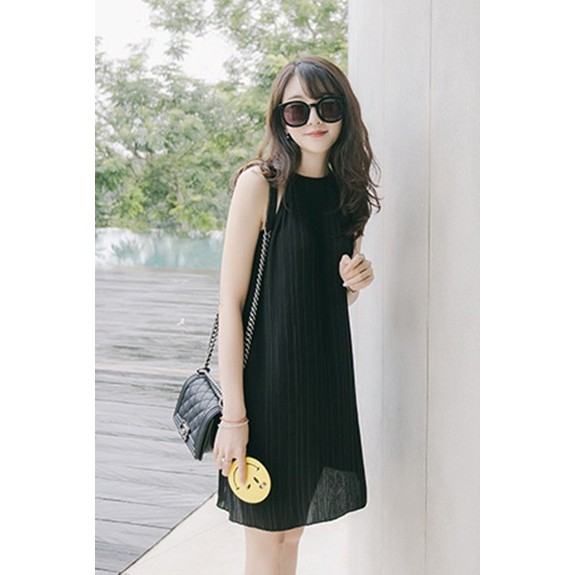 Đầm yếm xếp ly