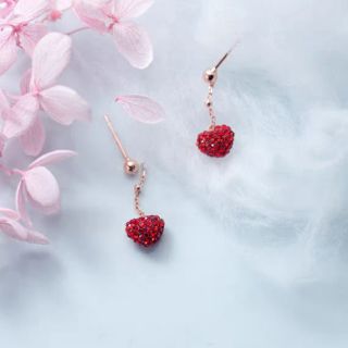 Bông tai thả tim đỏ