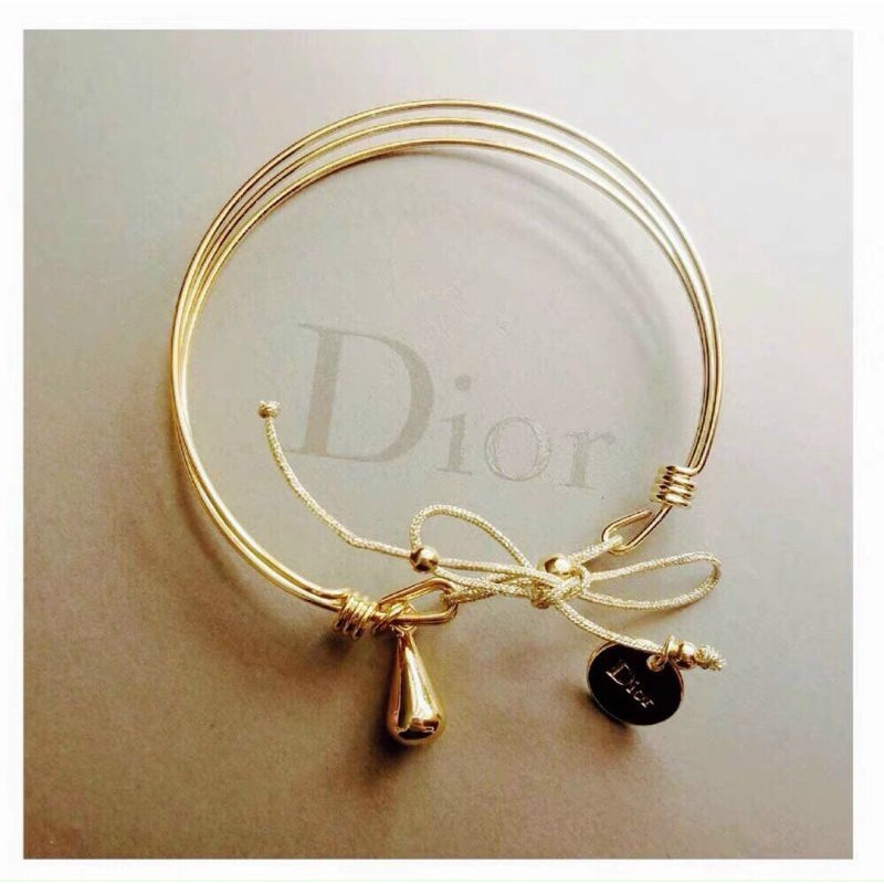 Vòng tay Dior