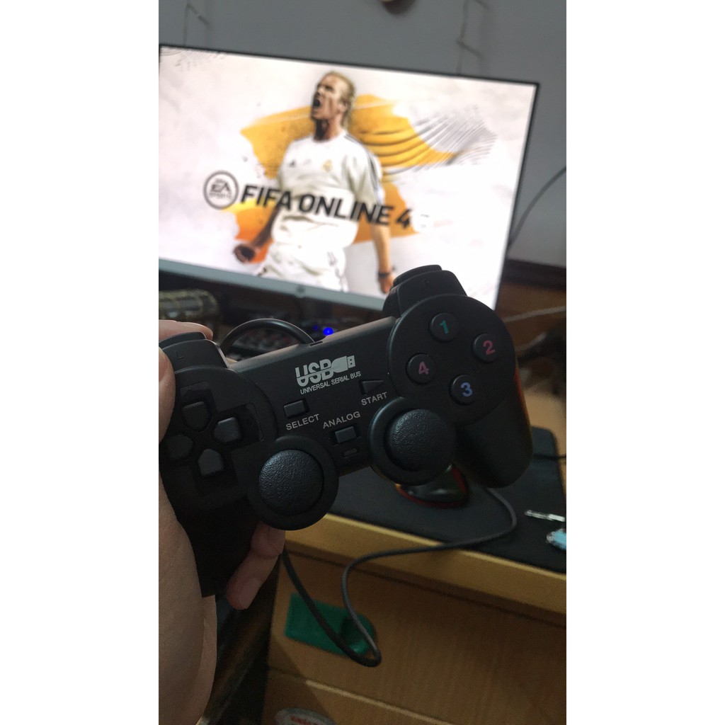 Tay cầm chơi game cho PC/Laptop cổng USB đen  Xgamingstore - dc2538