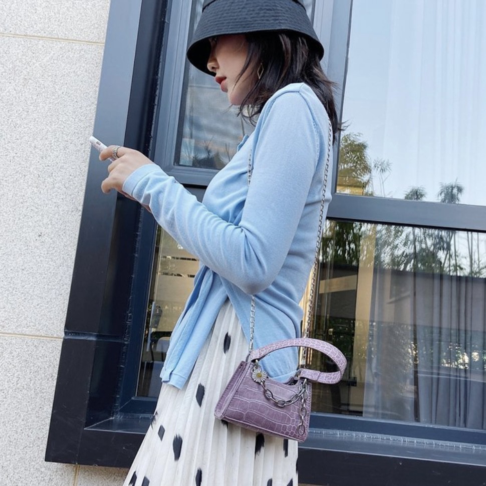 Túi mini hoa cúc vân cá sấu