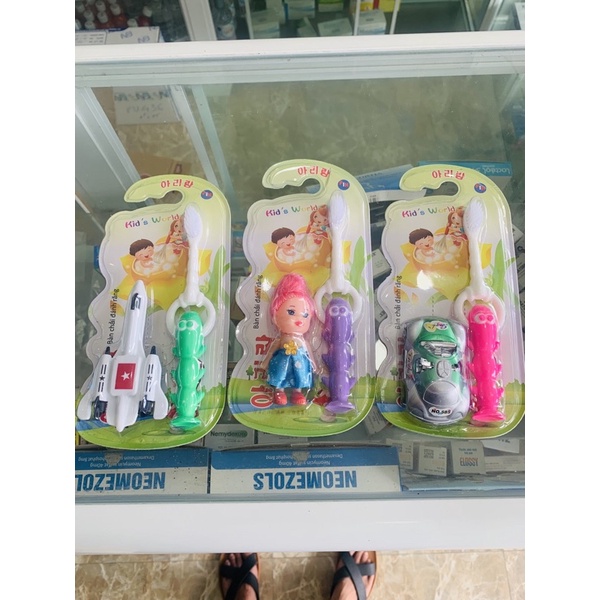 Bàn Chải Đánh Răng Mềm Mại Kiểu Hoạt Hình Cho Bé [ Tặng đồ chơi ]