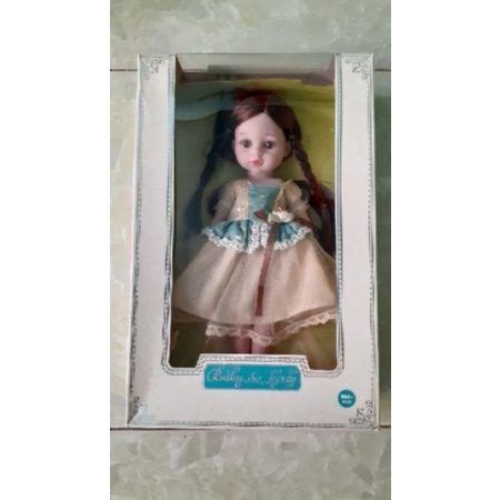 búp bê nhựa