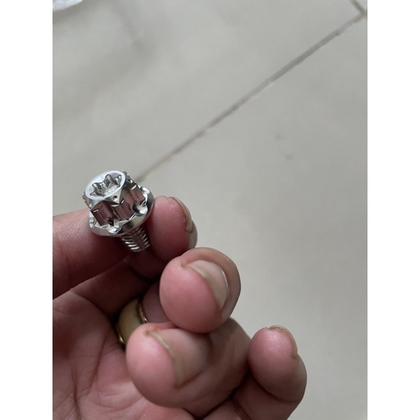 Ốc salaya chân kính các hãng yamaha , honda , suzuki