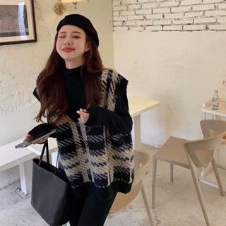 Set áo thun phối áo gile len kẻ