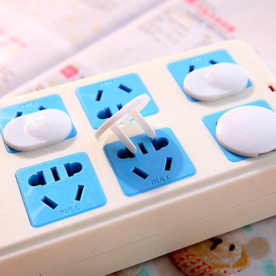 COM BO 10 ĐẦU BỊT Ổ ĐIỆN AN TOÀN CHO GIA ĐÌNH CÓ TRẺ NHỎ (2/3 CHÂN)