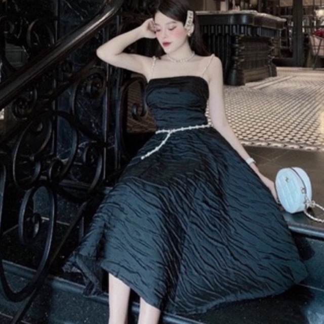 Đầm gấm 2 dây cườm thiết kế sang trọng( Ảnh shop chụp 100%) | BigBuy360 - bigbuy360.vn