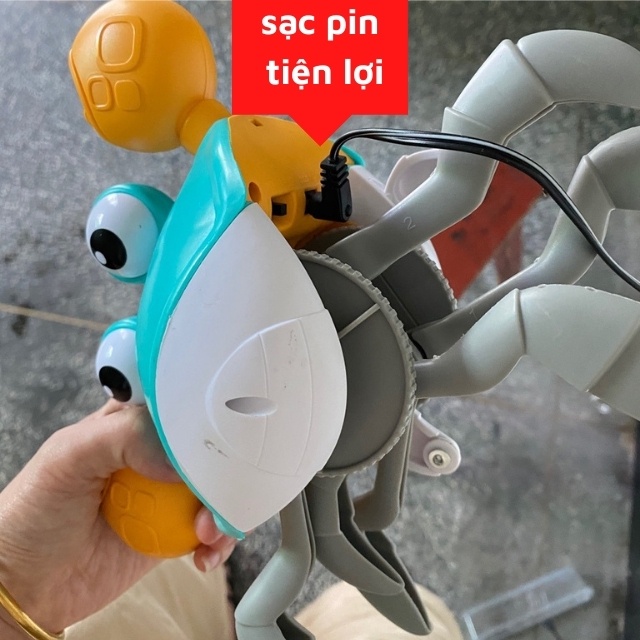 Đồ chơi con cua cho bé cảm biến thông minh tự tránh các chướng ngại vật, có đèn và nhạc
