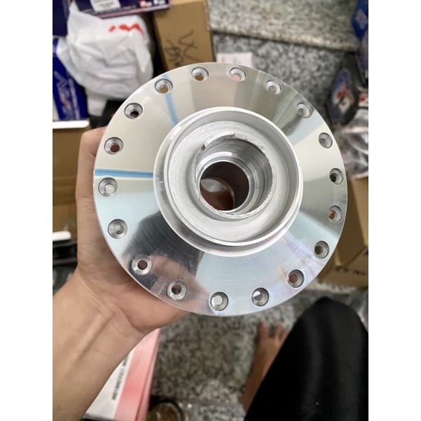 Đùm trước  waveS110/Yamaha thắng đĩa mạ Crom sáng bóng