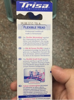 2 chiếc bàn chải đánh răng Trisa Flexible Head