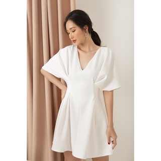 Đầm trắng xếp li eo cổ V EDINI - D1115