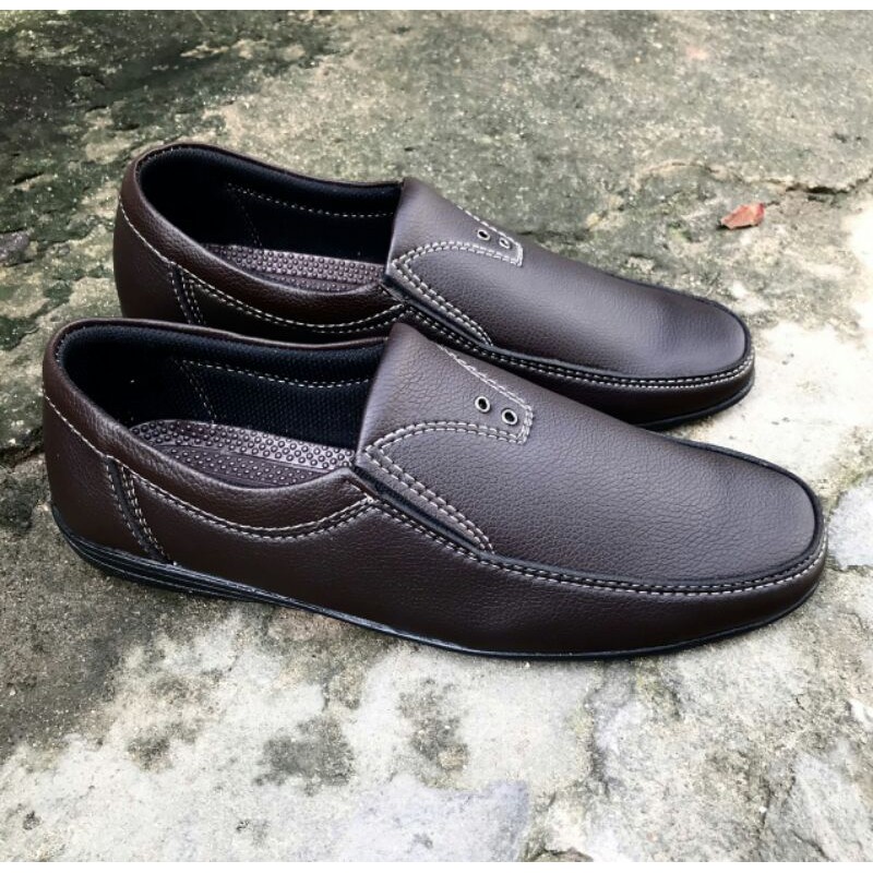 Giày lười nam mẩu mới, da mềm, mã GM12, size từ 39-43, màu nâu, đế khâu sẳn rất chắc chắn