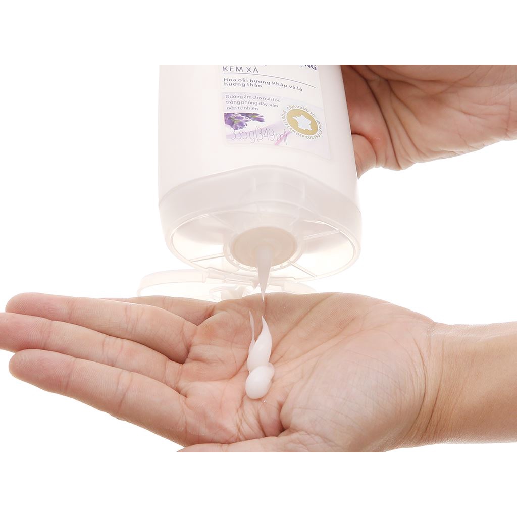 Kem Xả Dove Vào Nếp Sống Động Tự Nhiên Hoa Oải Hương Pháp - Lá Hương Thảo 335g
