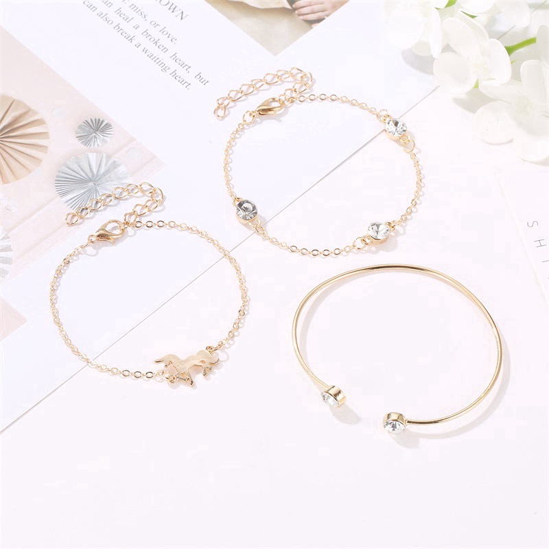 [Mã FAMAYFA giảm 10K đơn 50K] Bộ 3 cái vòng tay đính pha lê nhiều lớp hình kỳ lân cho nữ | BigBuy360 - bigbuy360.vn