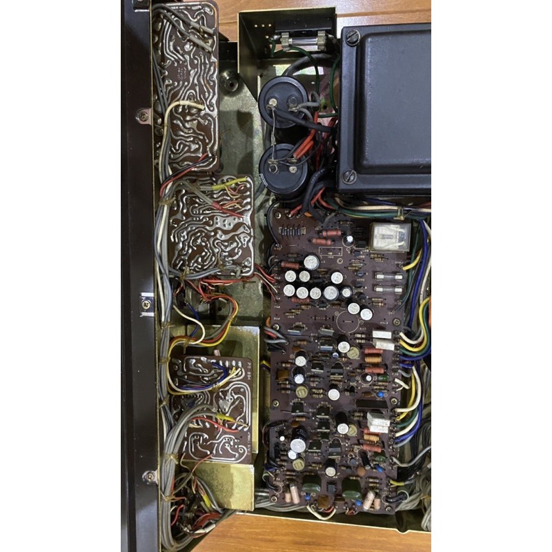 Tăng âm LUXMAN L80V