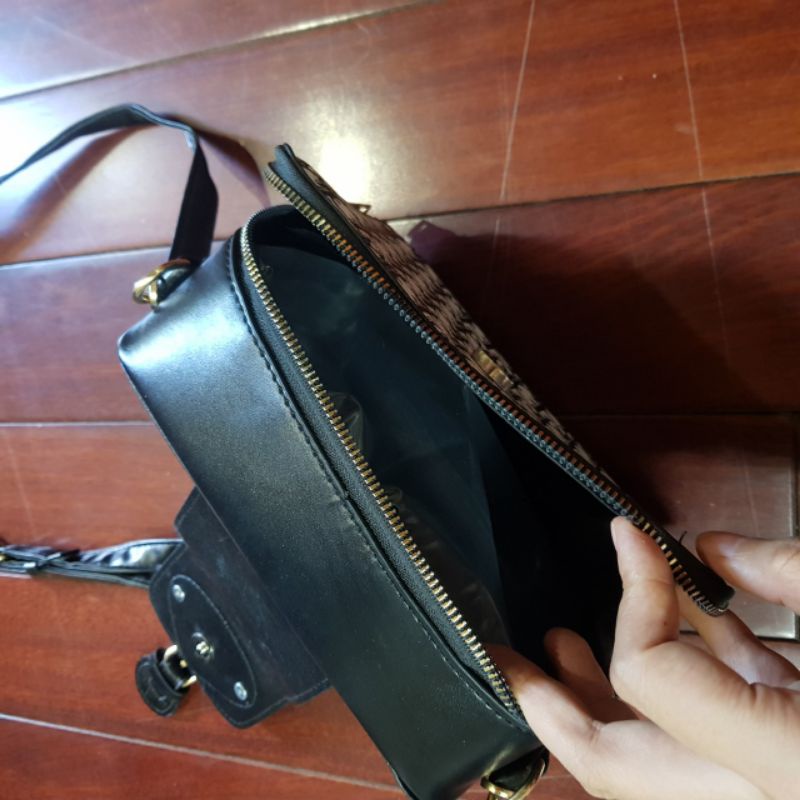 Túi Hộp Đeo Chéo CD Da